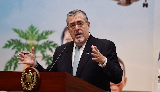 Arévalo suma 62 % de desaprobación, según encuesta en Guatemala