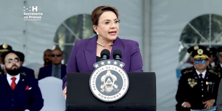 Presidenta de Honduras ordena iniciar transición del poder y reafirma que dejará la Presidencia el 27 de enero