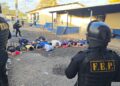 Prisioneros de penal de máxima seguridad en Guatemala tenían pistolas, explosivos y drogas, reporta la policía tras requisa