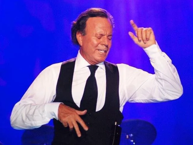 Denuncias contra Julio Iglesias: extrabajadoras hablan de abusos y control en sus residencias