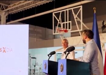 Bukele inaugura 70 escuelas renovadas antes del inicio del año escolar 2026 en El Salvador