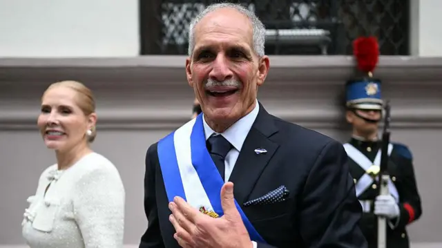 Presidente de Honduras dice que en reunión con Trump es tema principal negociar eliminación de aranceles