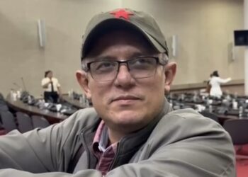 Congreso de Honduras: disputa por gorra con estrella roja enfrenta a diputado izquierdista y el conservador presidente legislativo