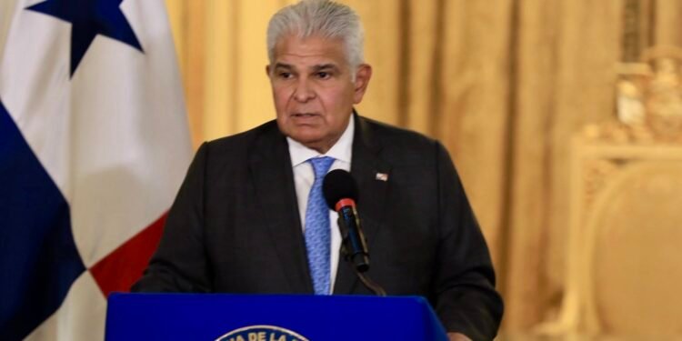 Presidente de Panamá sostiene veto a compañías de la UE tras decisión de mantener al país en listas grises