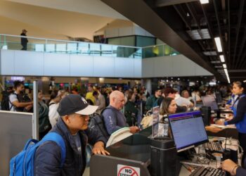 Impuesto de $1 a pasajeros extranjeros en Guatemala genera rechazo de aerolíneas por impacto en vuelos y turismo