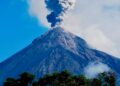 Guatemala: Volcán de Fuego lanza ceniza hasta 4,700 msnm y afecta áreas de Sacatepéquez y la capital
