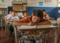 Solo el 65 % de las niñas salvadoreñas completan el segundo ciclo de secundaria por razones económicas y de distancia