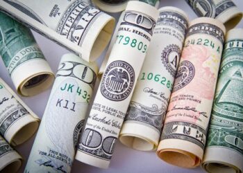 Crédito externo impulsa a la banca panameña mientras el mercado interno se desacelera