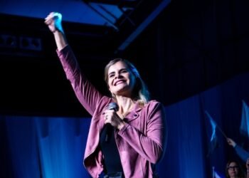 La presidenta electa de Costa Rica renuncia a su partido para asumir Presidencia