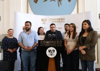 Diputados guatemaltecos proponen ampliar asuetos de Semana Santa y Fin de Año