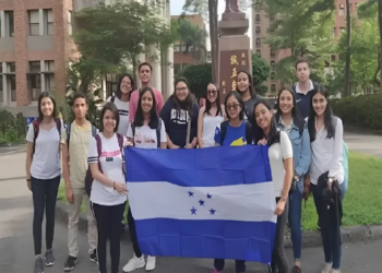 Padres de estudiantes hondureños en Taiwán urgen al Congreso aprobar fondos ante riesgo de perder estudios