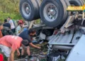 Sube a 10 la cifra de fallecidos por accidente en Honduras; carretera continúa cerrada por derrame de tóxicos