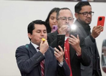 Congreso de Honduras sanciona a 15 diputados del opositor Libre con deducción salarial por disturbios en sesión legislativa