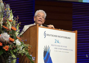 Asociación alemana de jueces premia a juez guatemalteco obligado a exiliarse por combatir la corrupción