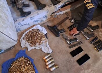 Decomisan en Guatemala un arsenal con lanzagranadas y fusiles en operativo contra pandillas