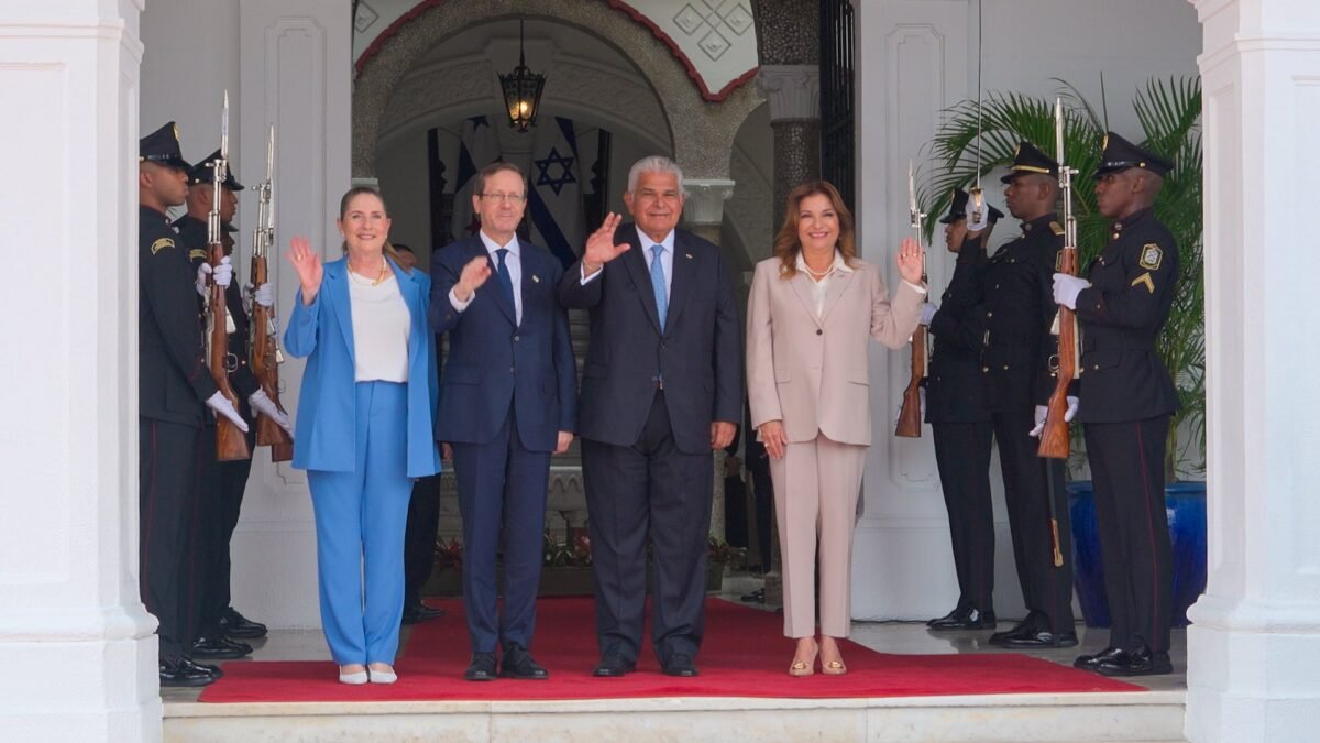 Presidente de Israel llega a Panamá para fortalecer cooperación bilateral en seguridad, tecnología y agua