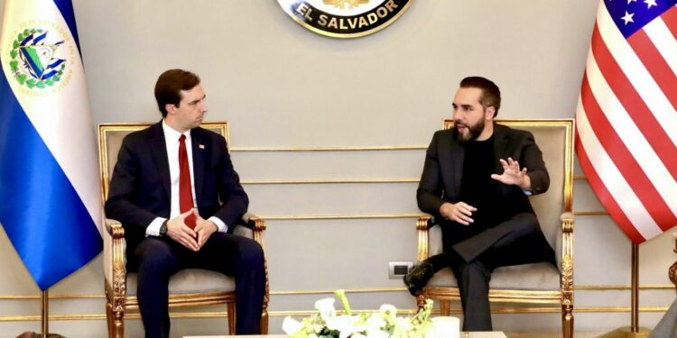 Bukele y subsecretario de Asuntos Económicos del Departamento de Estado conversan sobre oportunidades de Inversión en El Salvador