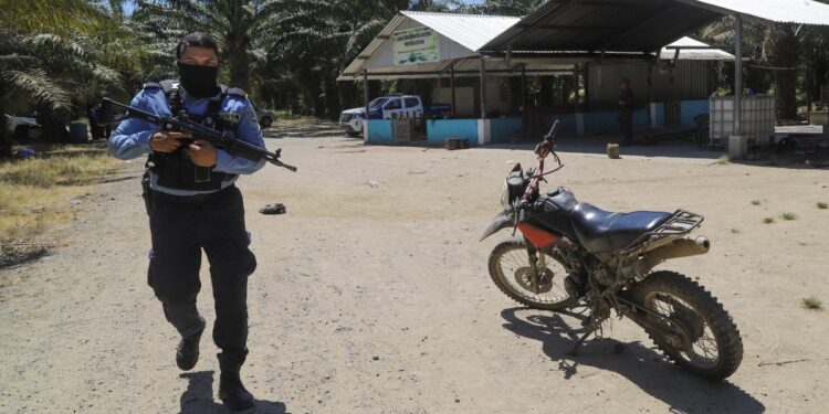 Presidente de Honduras promete justicia tras masacres que dejaron  24 muertos