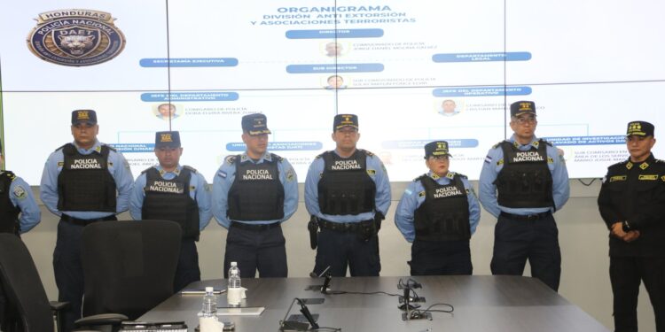 Honduras disuelve oficialmente la unidad policial contra pandillas y crea nueva división antiextorsión tras detectar presuntas irregularidades