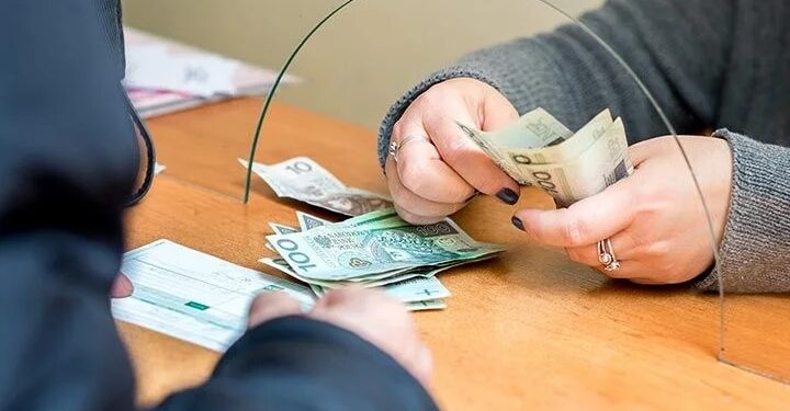 Migrantes en EE.UU. bajo presión: nueva vigilancia bancaria amenaza envío de remesas