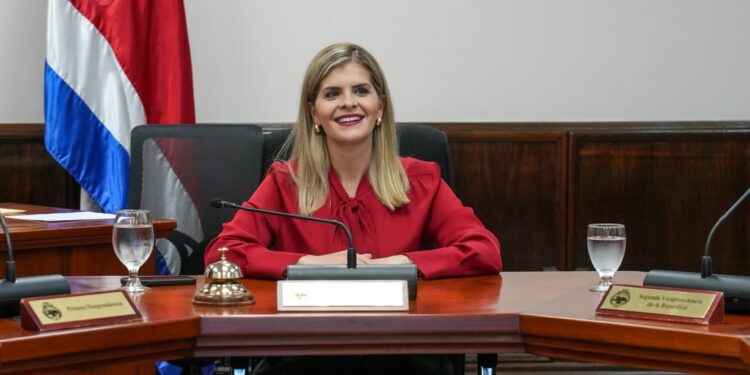 Legisladores de oposición se reunirán con presidenta de Costa Rica para exponer prioridades