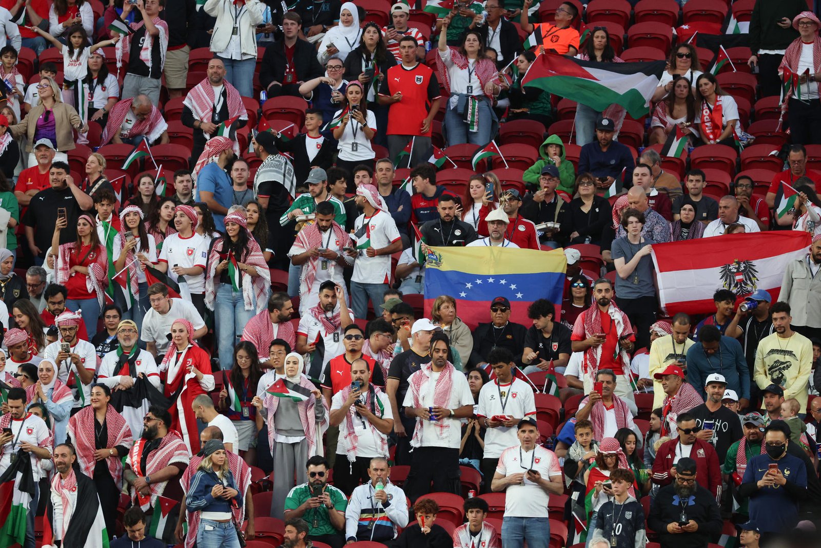 Récord: 281,223 aficionados acudieron a partidos del Mundial el martes 16 de junio