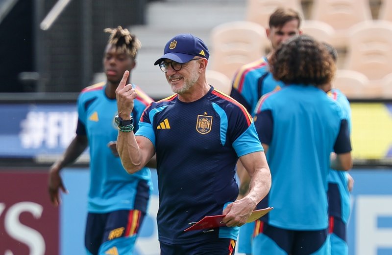 España y Uruguay buscan reaccionar en la jornada de este domingo en el Mundial