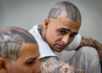Gobierno de El Salvador continúa divulgando perfiles de cabecillas del Barrio 18 durante juicio masivo contra pandillas