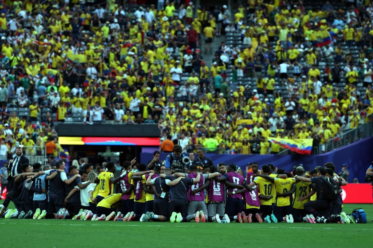 Ecuador firma una remontada inédita ante Alemania y pasa a dieciseisavos