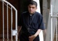 Reaparece obispo nicaragüense desterrado criticando a quienes “sacrifican la dignidad humana por dinero”