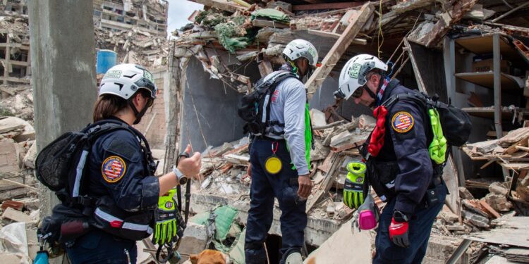 Muertos por terremoto en Venezuela ascienden 2,954 mientras presidenta interina anuncia recuperación del principal aeropuerto