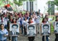 Represión en Nicaragua alcanza a estudiante hondureño: expulsado por fotografiar bandera rojinegra