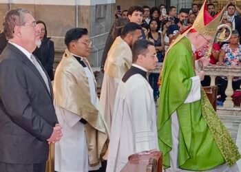 Secretario de Estado del Vaticano transmite saludo del papa León XIV durante misa por los 90 años de relaciones entre la Santa Sede y Guatemala