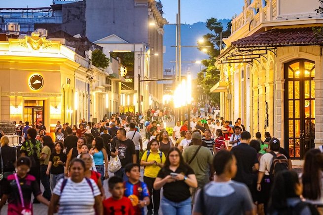 El Salvador lidera crecimiento económico interanual en Centroamérica