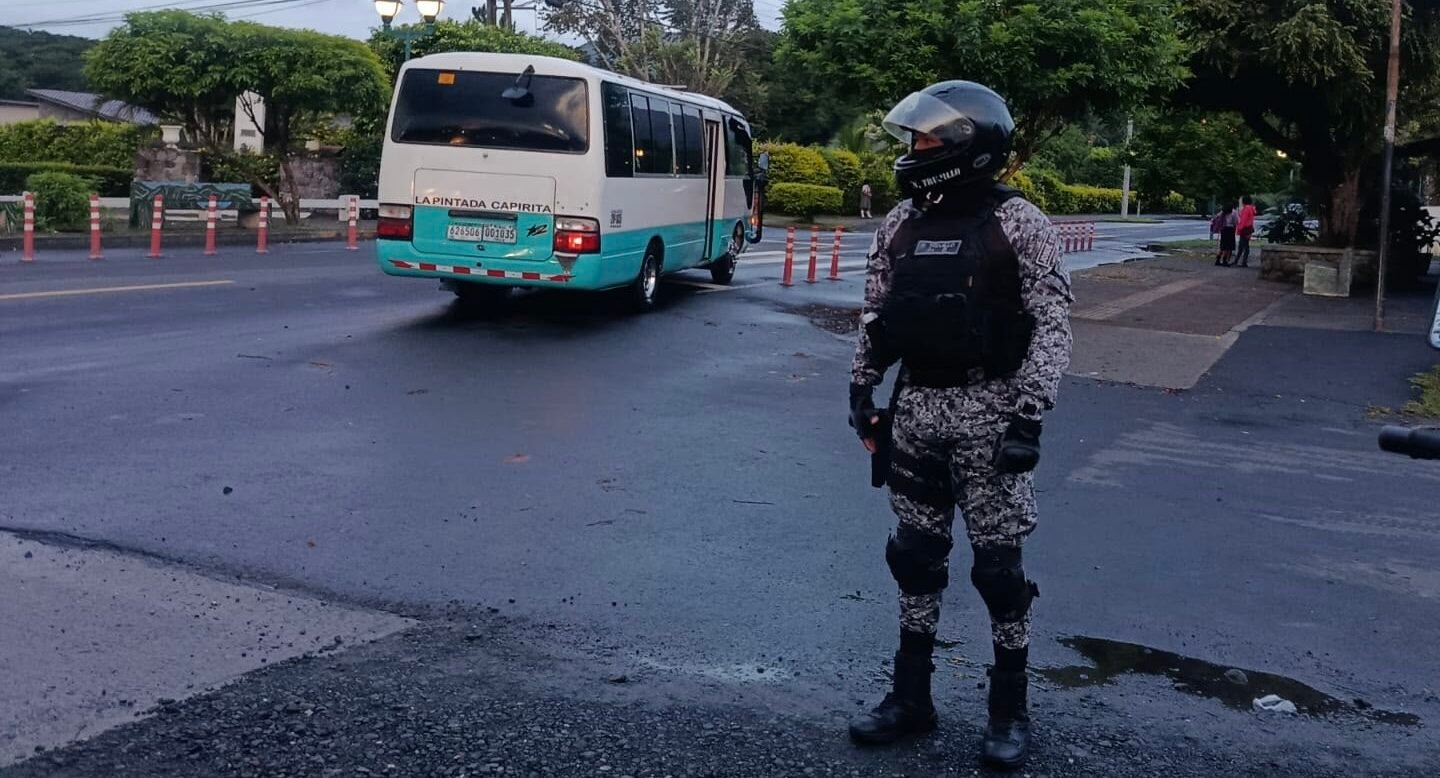 Policía de Panamá evalúa imponer toque de queda en distrito al oeste de la capital