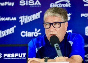 Bolillo Gómez pide apoyo de la afición antes del debut de El Salvador ante Martinica en la Liga de Naciones de Concacaf