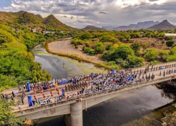 El Salvador entrega Antorcha Centroamericana a autoridades hondureñas