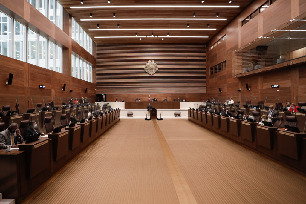 Uno de cada seis diputados costarricenses necesitó protección por amenazas durante el gobierno de Rodrigo Chaves