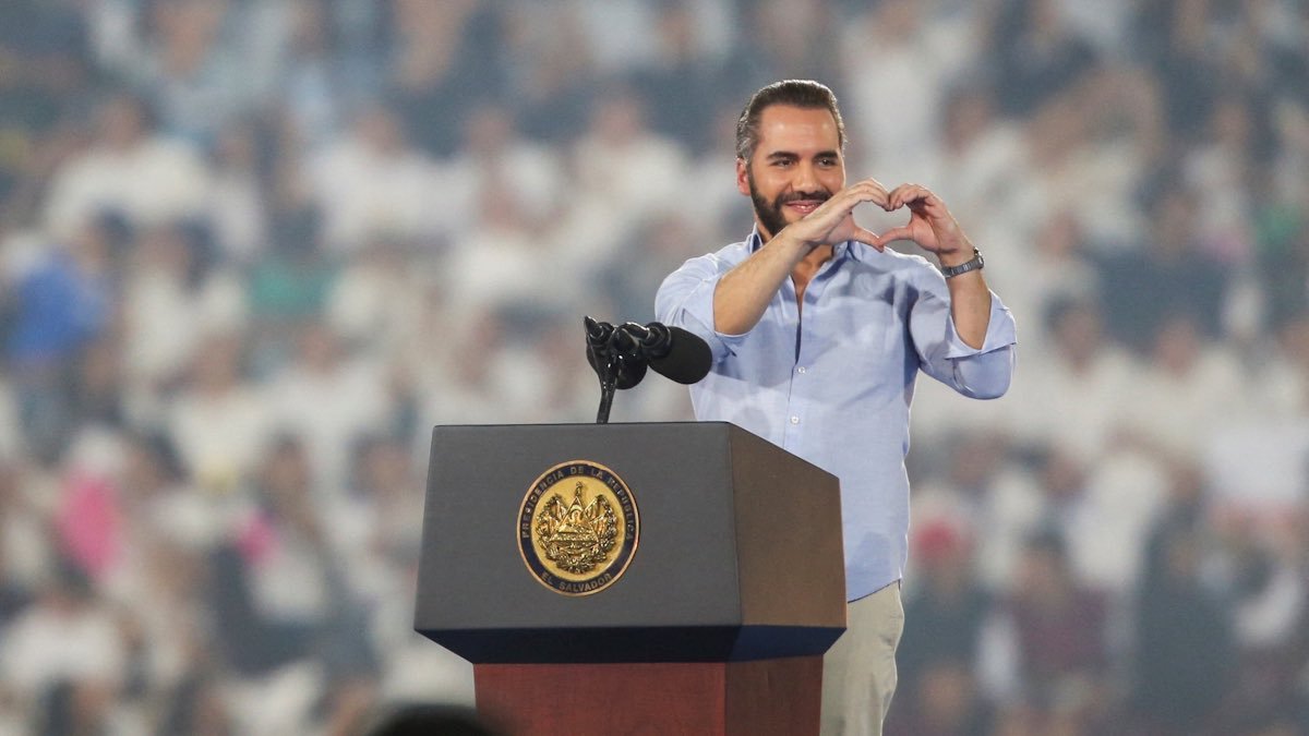 Bukele desmiente que las reservas de bitcoin de El Salvador hayan sido entregadas a privados