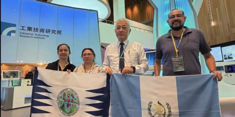 Taiwán impulsa formación de ingenieros de la Universidad San Carlos Guatemala en semiconductores