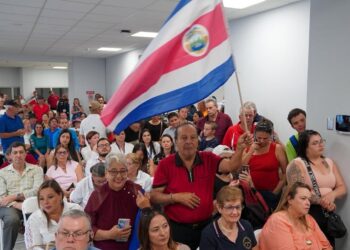 La mayoría de costarricenses evalúan de “mala o muy mala” la seguridad y la economía en el país