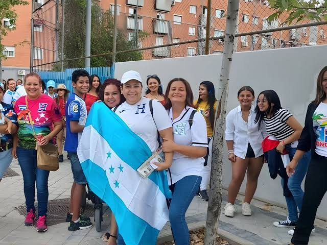 Hondureños ya representan una de las 10 mayores comunidades migrantes en España