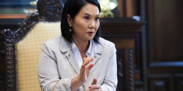 Presidenta de Perú llega este miércoles a El Salvador para reunirse con Bukele