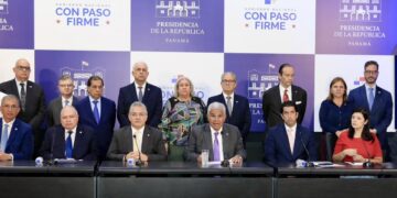 Presidente Mulino ordena construir 2,700 viviendas para damnificados por el terremoto en Panamá