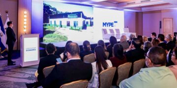 Micro y pequeñas empresas aportan el 48.8% del PIB de El Salvador, pero enfrentan barreras financieras