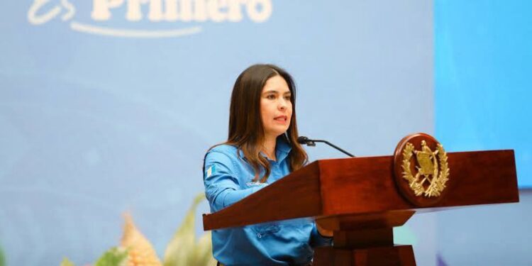 Exviceministra de Seguridad de Guatemala queda sujeta a proceso judicial por fuga de 20 pandilleros