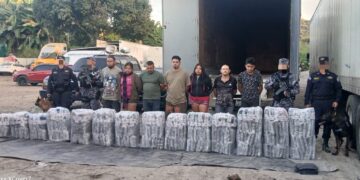 Ministro de seguridad salvadoreño anuncia la mayor incautación de droga por vía terrestre