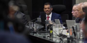 Reelecto fiscal costarricense dice seguirá “enérgico” frente a críticas del gobierno: “Nadie me va a callar”