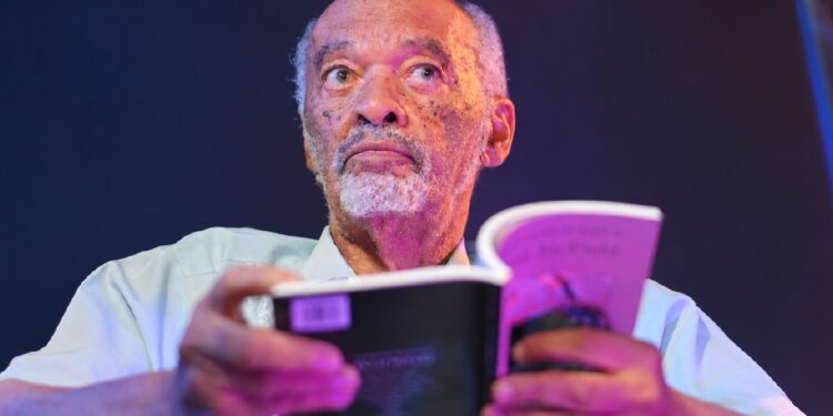 Muere a los 90 años David McFields, el “poeta negro” de Nicaragua