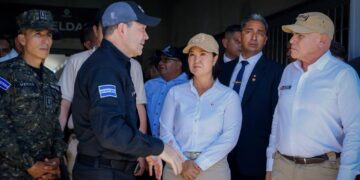 Presidenta Fujimori visita la megacárcel salvadoreña como parte de su agenda oficial